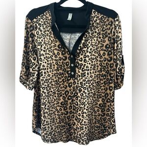 PerSeption Concept Leopard Print V-Neck Blouse Rolled Sleeves Size Large